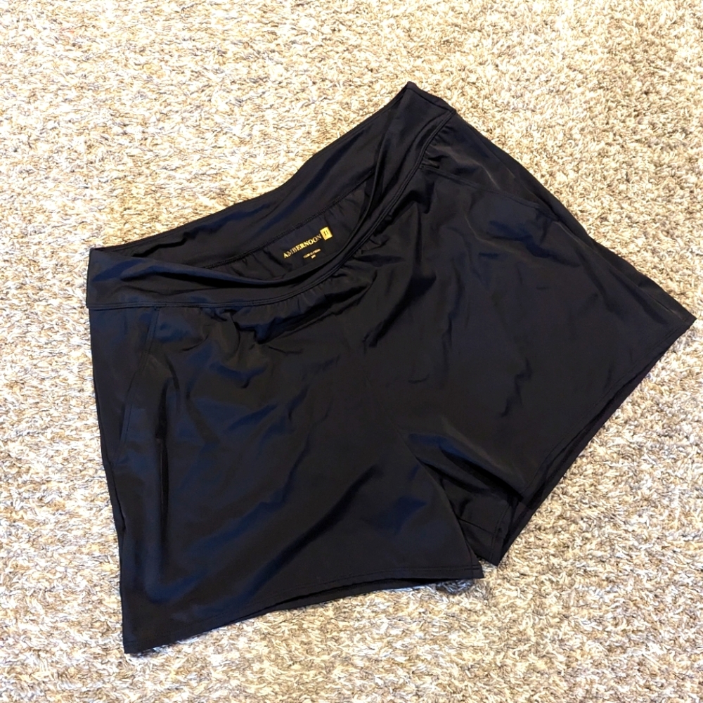 Ambernoon swim shorts size 20W women's like new black